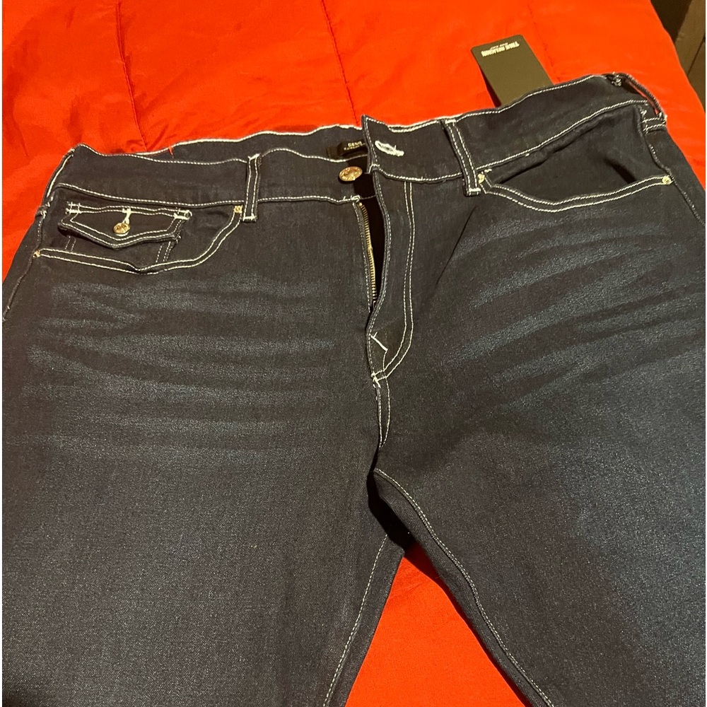 True Religion - Picture 2 of 5